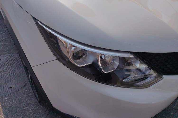 Used Nissan Qashqai 2017 2.0L CVT Luxury Edition China V Standard Right Front Headlight