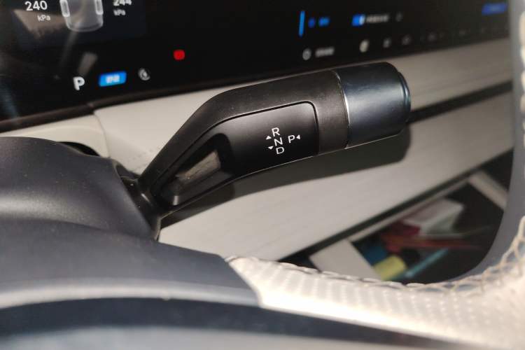 Used Geely Galaxy E8 2024 665 km Range Rear-Drive Starship Long-Range Version
