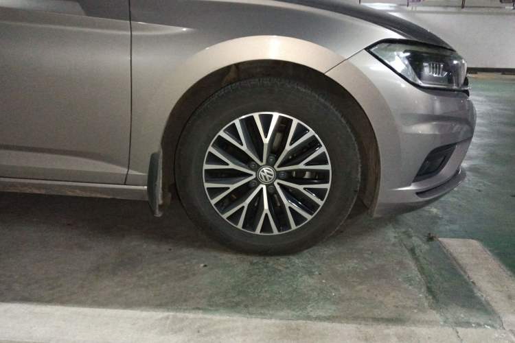Used Volkswagen Sagitar 2019 200TSI DSG Comfort Version China VI Standard Right Front Wheel Hub