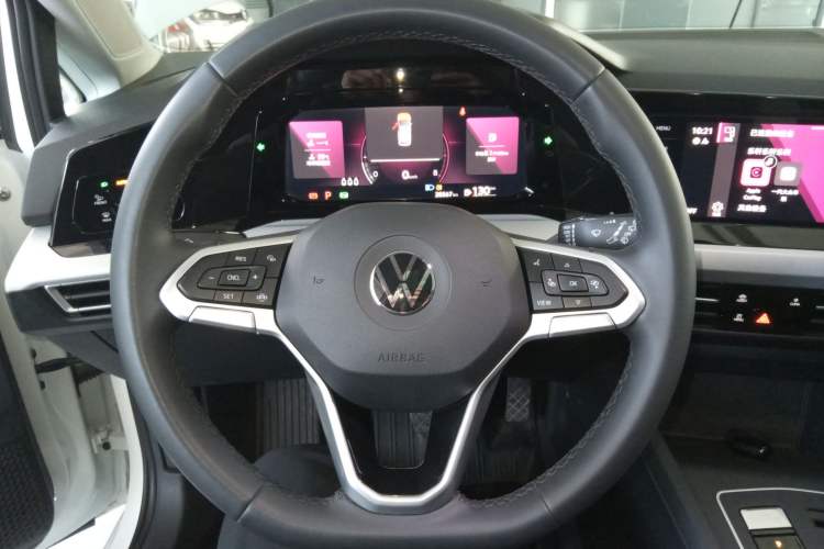 Used Volkswagen Golf 2023 Facelift 280TSI DSG Pro
