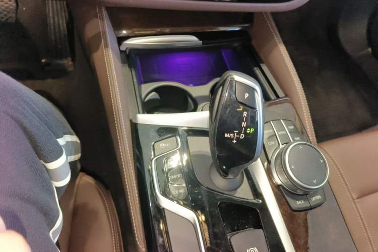 Used BMW 5 Series 2020 525Li Luxury Package Gear Lever