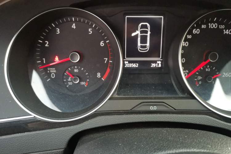 Used Volkswagen Magotan 2017 380TSI DSG Luxury Model Odometer Close Up