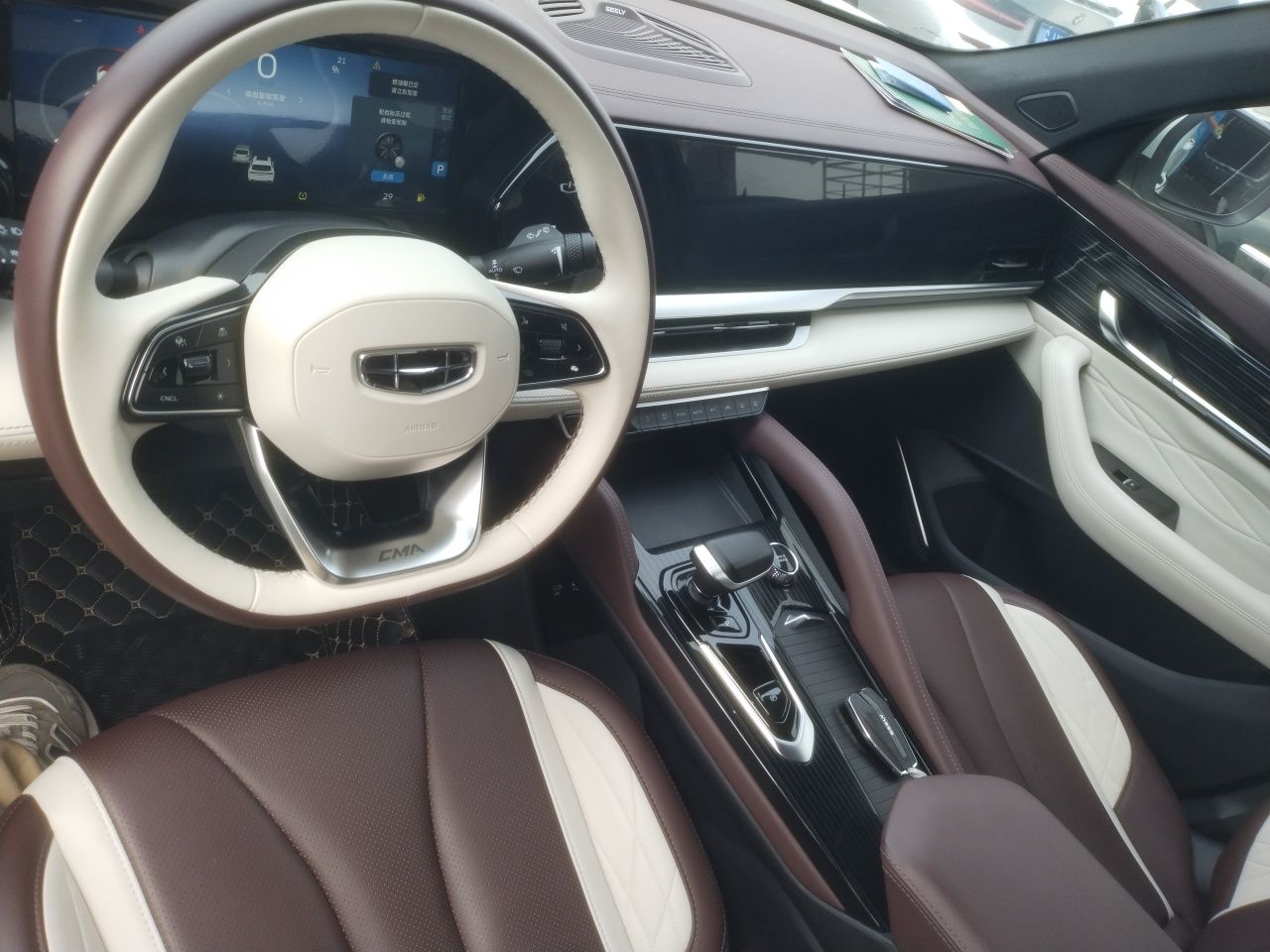 Geely Auto Monjaro L Xingyue L, manufactured in April 2023, 2.0-liter gasoline, 5 seats — снимка 9