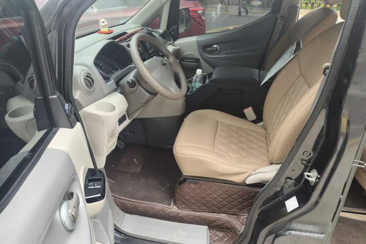 Used Nissan NV200 2018 1.6L CVT Luxury Model Driver Seat