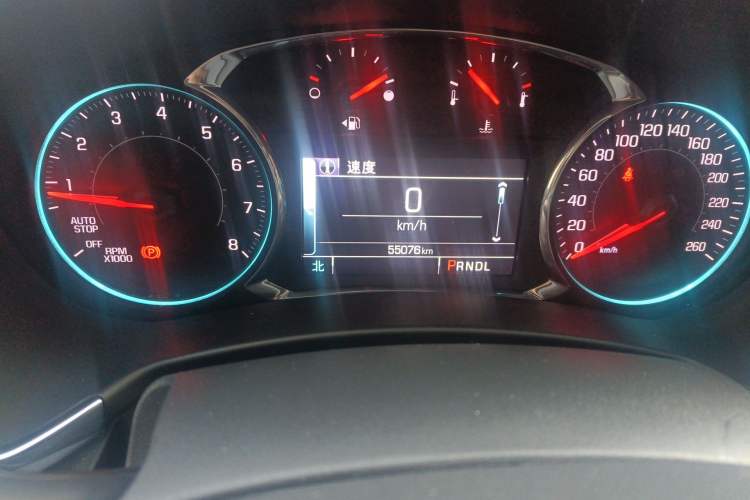 Used Chevrolet Equinox 2018 550T Automatic All-Wheel-Drive Explorer Edition Odometer Close Up