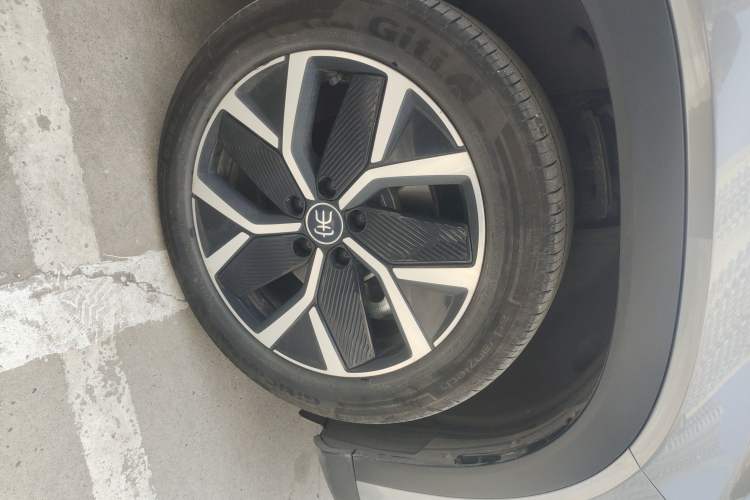 Used BYD Song L DM-i 2025 Intelligent Driving Version 160 km Beyond-Range Type Exterior 7