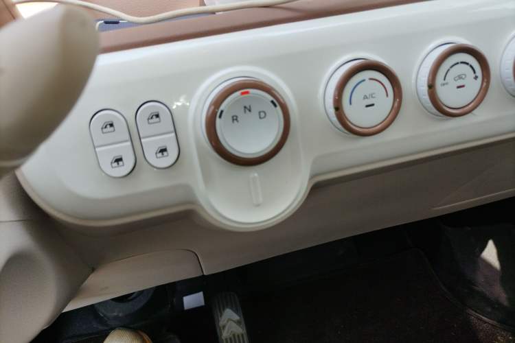 Used Bestune Pony 2025 222km Range Agile Horse Gear Lever