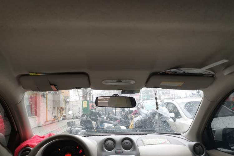 Used Nissan March 2015 1.5L Automatic E-Xuan Edition
