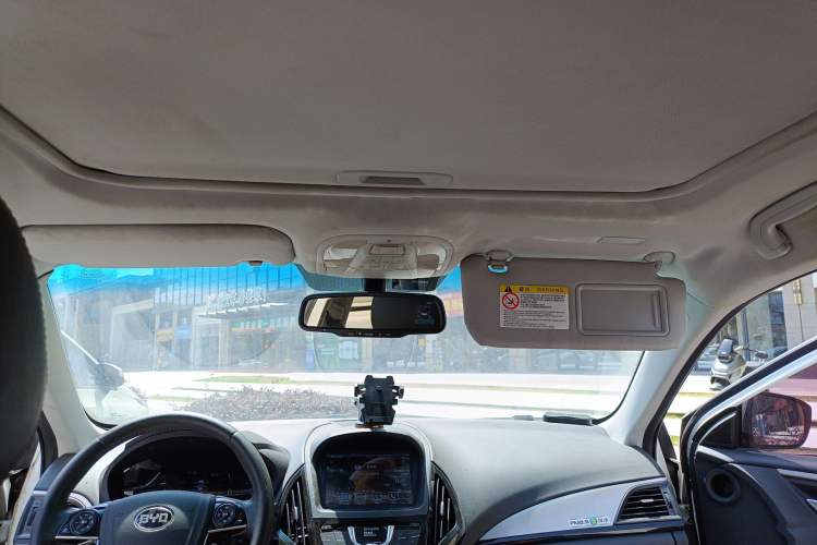 Used BYD Qin New Energy 2015 1.5T Dual-Crown Flagship Plus Edition
