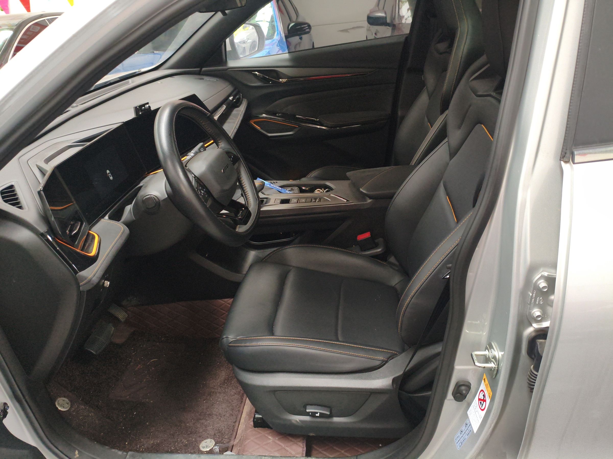 Переднее сиденье в автомобиле