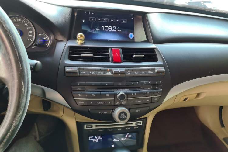 Used Honda Crosstour 2012 2.4L Luxury Edition Audio And AC Panel