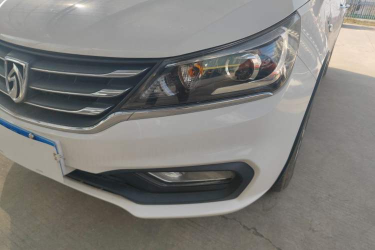 Used Baojun 310W 2017 1.5L Manual Comfort Version China VI Emission Standard
