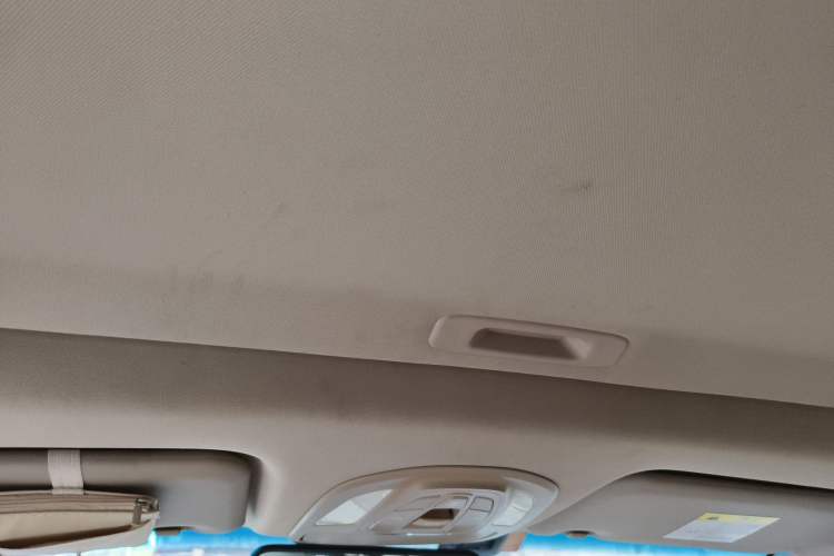 Used Baojun 730 2017 1.8L iAMT Luxury Version 7-Seater
