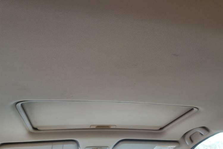 Used Baojun 730 2014 1.5L Manual Luxury Navigation ESP Version 7 Seats