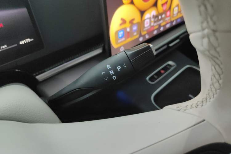 Used VOYAH Dream 2025 PHEV Four-Wheel-Drive Flagship Version – Qiankun Edition Gear Lever