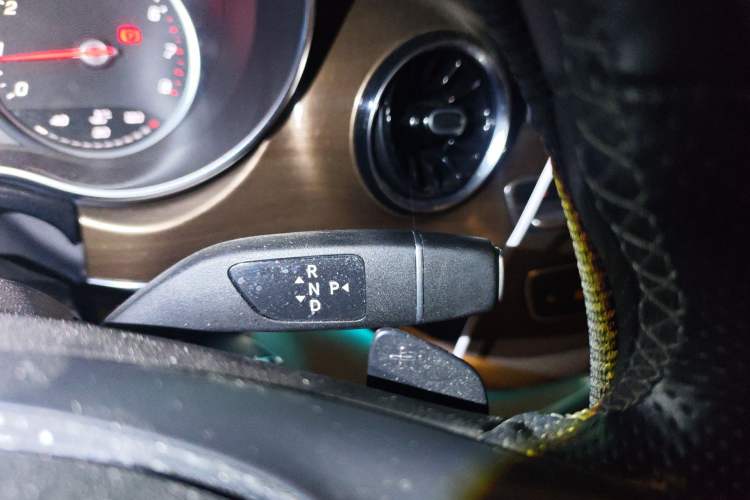 Used Mercedes-Benz V-Class 2021 V 260 Prestige Edition Gear Lever