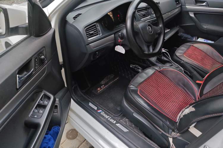 Used Volkswagen Lavida 2015 1.6L Automatic Fashion Edition
