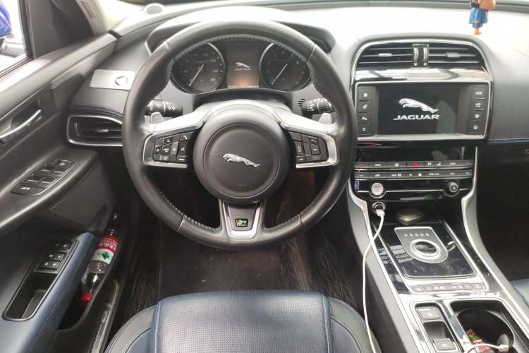 Used Jaguar XE 2017 2.0T 200 PS R-Sport