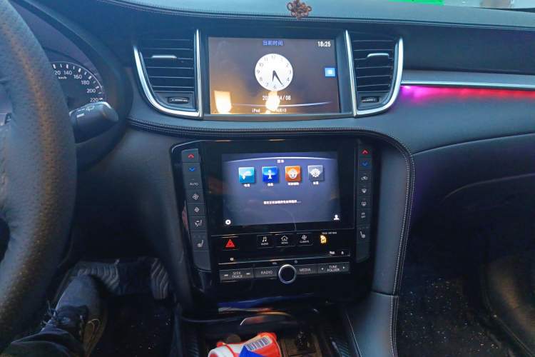 Used Infiniti QX50 2018 2.0T Two-Wheel Drive Fashion Edition Audio And AC Panel