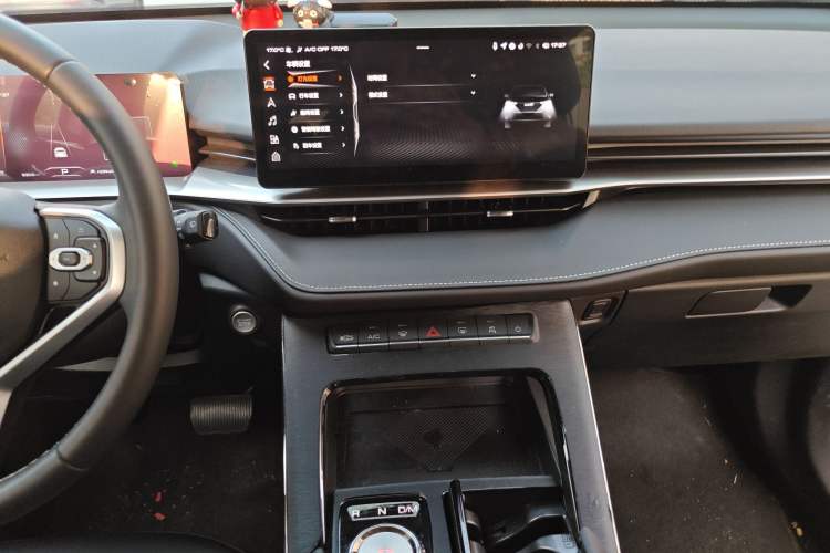 Used Haval H6 2024 1.5T Two-Wheel-Drive Classic Edition
