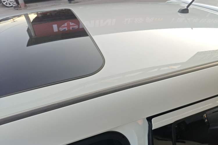 Used Infiniti ESQ 2014 1.6L Spontaneous Edition