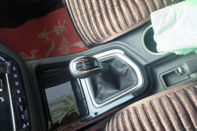 Used CHANGAN CS35PLUS 2021 Honor Million Edition 1.6L Manual Luxury Model Gear Lever