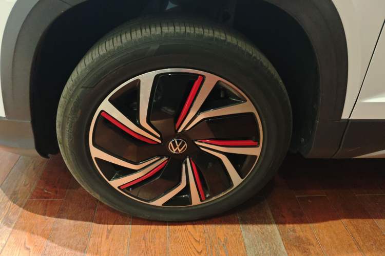 Used Volkswagen Tharu 2024 300TSI Two-Wheel-Drive Moon Luxury Edition
