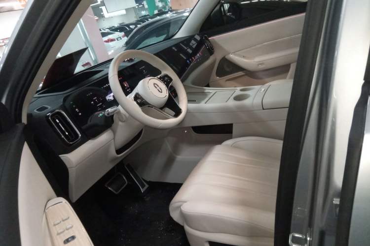 Used Hima AITO M8 2025 Extended-Range Max+ Version 53.4 kWh 5-Seater Edition