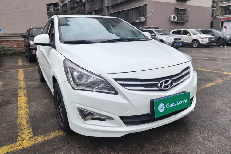 Used Hyundai Verna (older generation) 2014 1.4L Manual Smart GLS Trim
