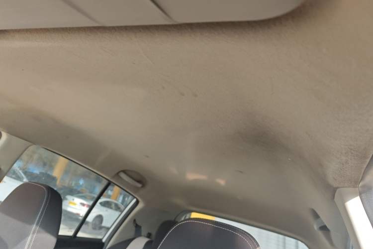 Used Venucia R50X 2015 1.6L Automatic Trend Edition