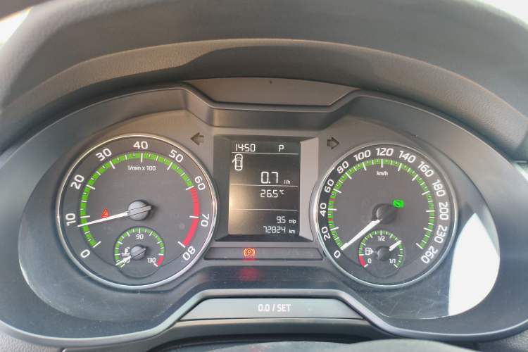 Used Skoda Octavia 2018 1.6L Automatic Comfort Edition Instrument Cluster