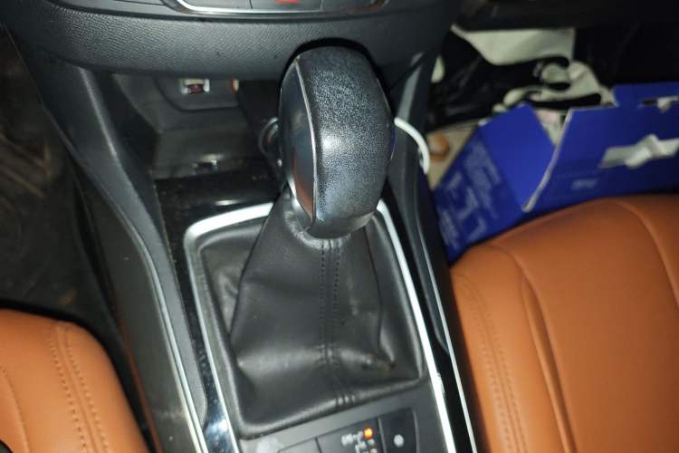 Used Peugeot 408 2016 1.6T Automatic Luxury Edition Gear Lever