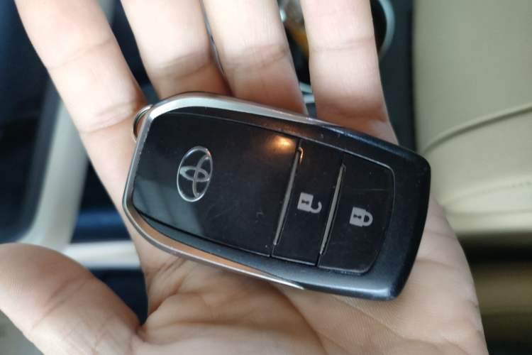 Used Toyota Highlander 2018 2.0T Four-Wheel Drive Luxury Edition 7 Seats China V Emission Standard
