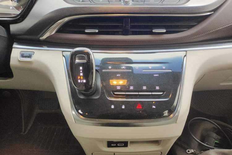 Used Buick GL8 2020 Land Cruiser Executive Class 652T Comfort Model Gear Lever