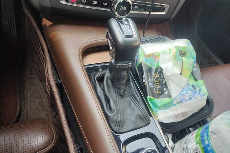 Used Volvo S90 2017 T5 Prestige Edition Gear Lever