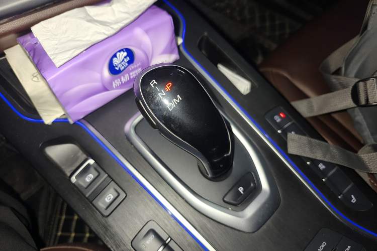 Used Wey VV7 2019 Upgraded Model 2.0T Flagship Version China V Standard Gear Lever