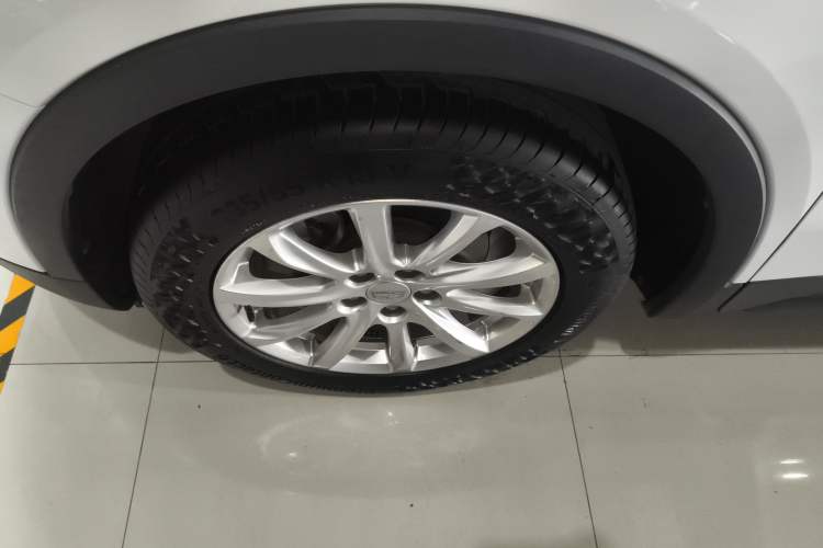 Used Cadillac XT4 2018 28T Two-Wheel Drive Tech Version