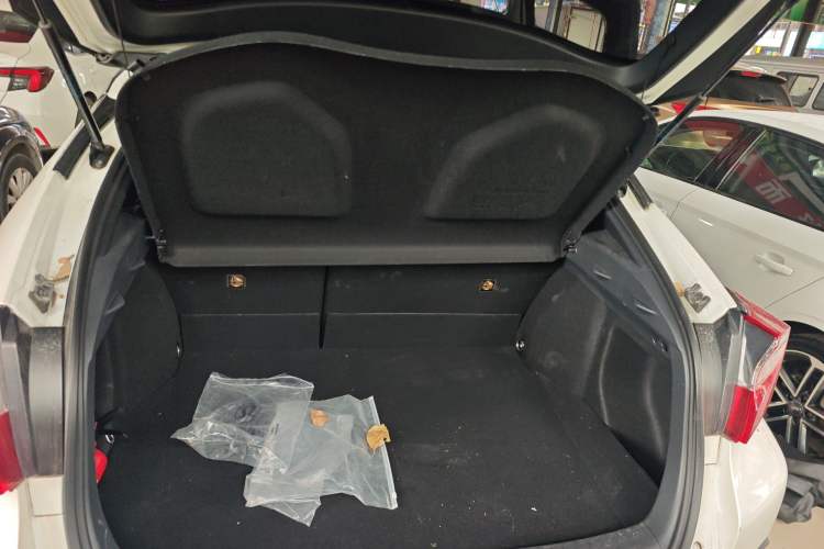 Used Toyota C-HR 2020 2.0L Leading Edition Trunk