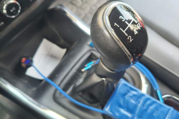 Used Jinbei Gold Hiace 2021 1.5L Passenger Van Travel Lion 6-Seater