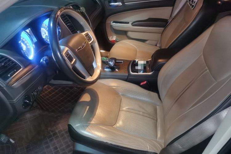 Used Chrysler 300C 2013 3.6L Premium Edition
