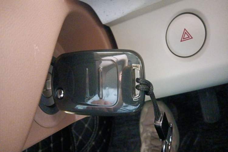 Used Wuling Hongguang MINIEV 2024 3rd Generation 215km Youth Edition Vehicle Key