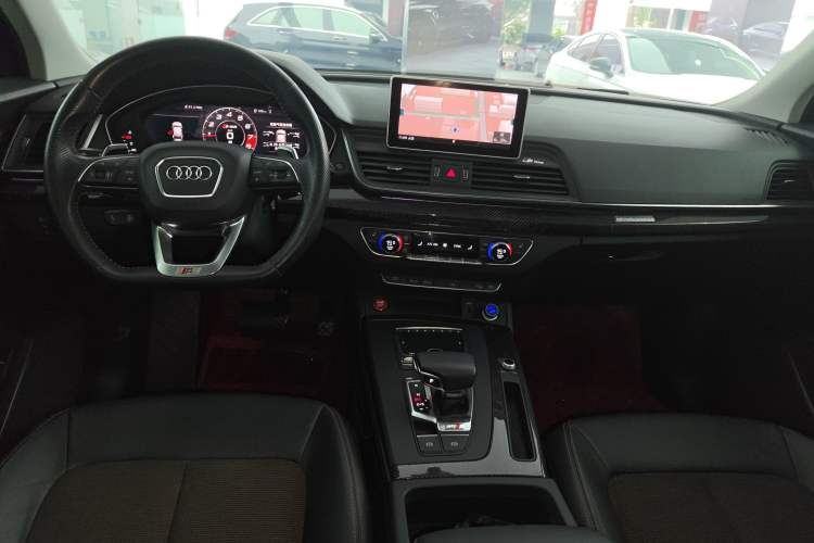 Used Audi Q5L 2018 45 TFSI Prestige Fashion Edition China V Emission Standard Center Console