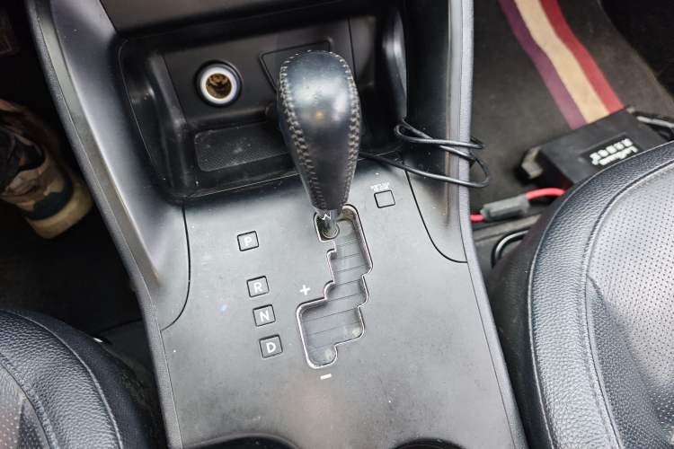 Used Hyundai ix35 2015 2.0L Automatic 2WD Smart Version China V Standard Gear Lever