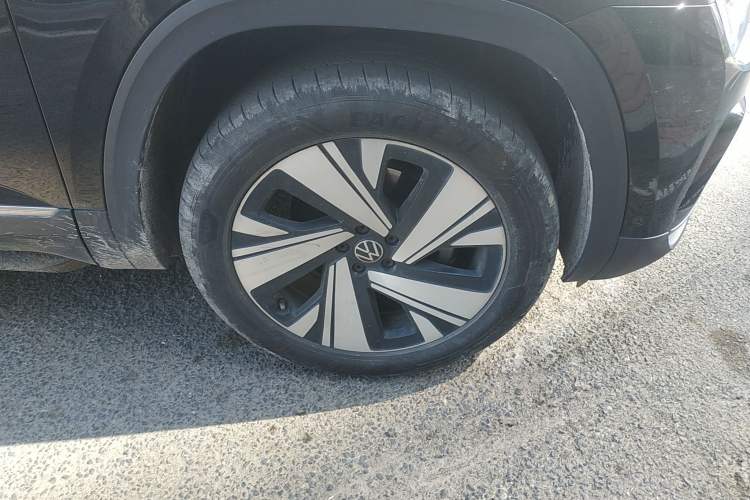 Used Volkswagen Teramont 2023 380TSI Four-Wheel Drive Luxury Edition Right Front Wheel Hub