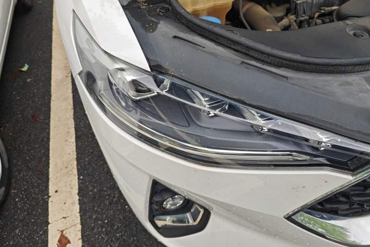 Used Haval F7x 2019 1.5T Two-Wheel Drive Smart & Trendy Edition Right Front Headlight