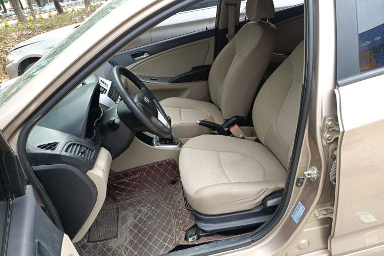 Used Hyundai Verna (older generation) 2016 1.4L Manual Smart GLS Trim