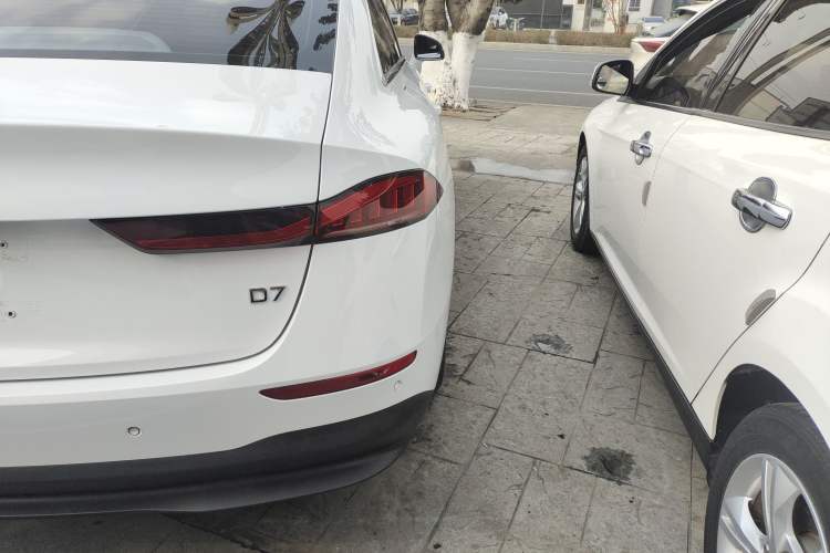 Used Roewe D7 2023 DMH 125km Superior Edition