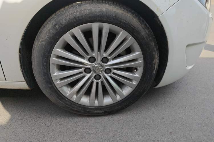 Used Buick Regal 2014 GS 2.0T Passionate Sport Edition Right Front Wheel Hub
