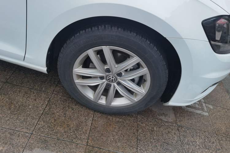 Used Volkswagen Golf 2019 280TSI DSG Comfort Version China VI Standard Right Front Wheel Hub