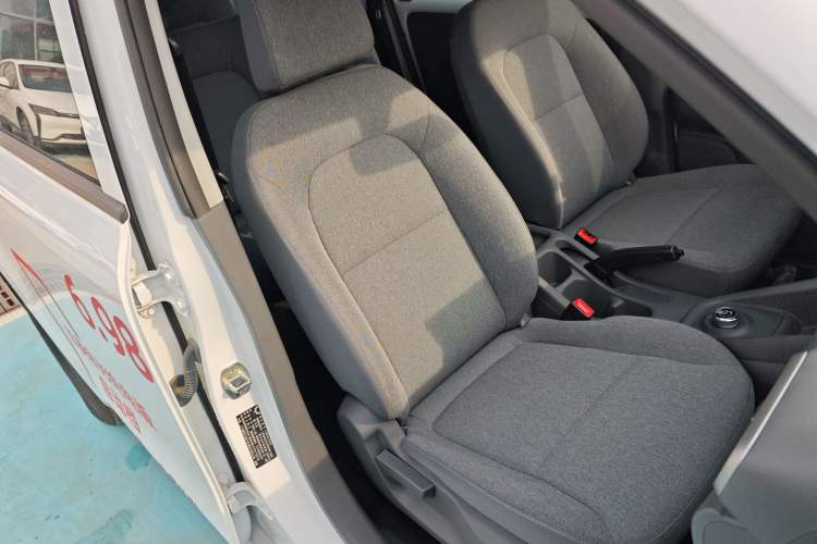 Used Wuling Hongguang New Energy 2024 All-Electric Model 300KM Standard Version
